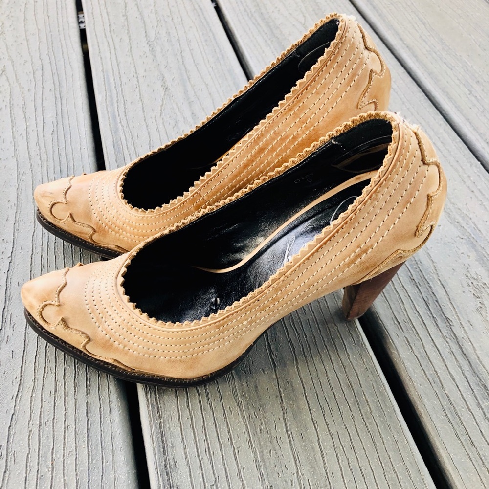 Heels - Picture 2 of 5